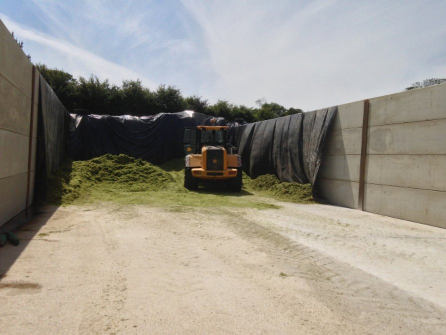 Silage clamp precast concrete walls (1)